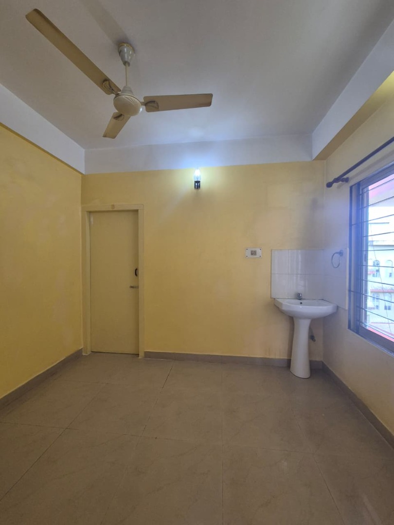 Semi Furnished 3bhk in Hengrabari, Guwahati, Assam, India for Rent
